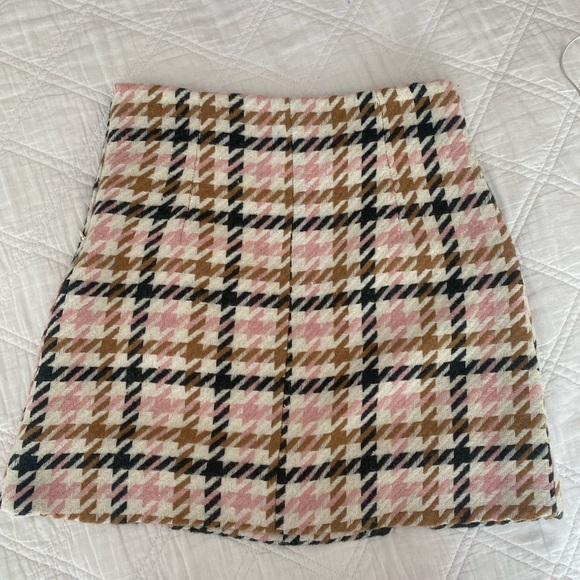 Cute Pink Skirt - Picture 2 of 3